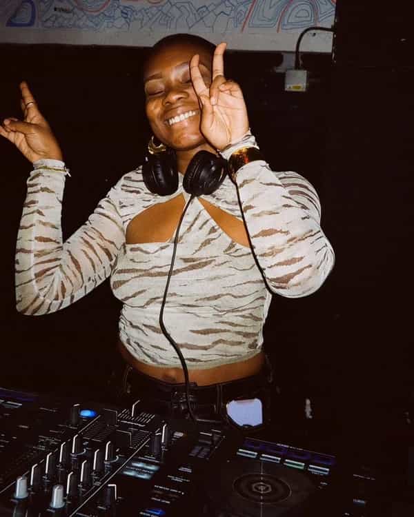 Guest Mix: Frida Feels Show