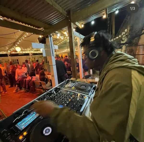 Alt Blax FM