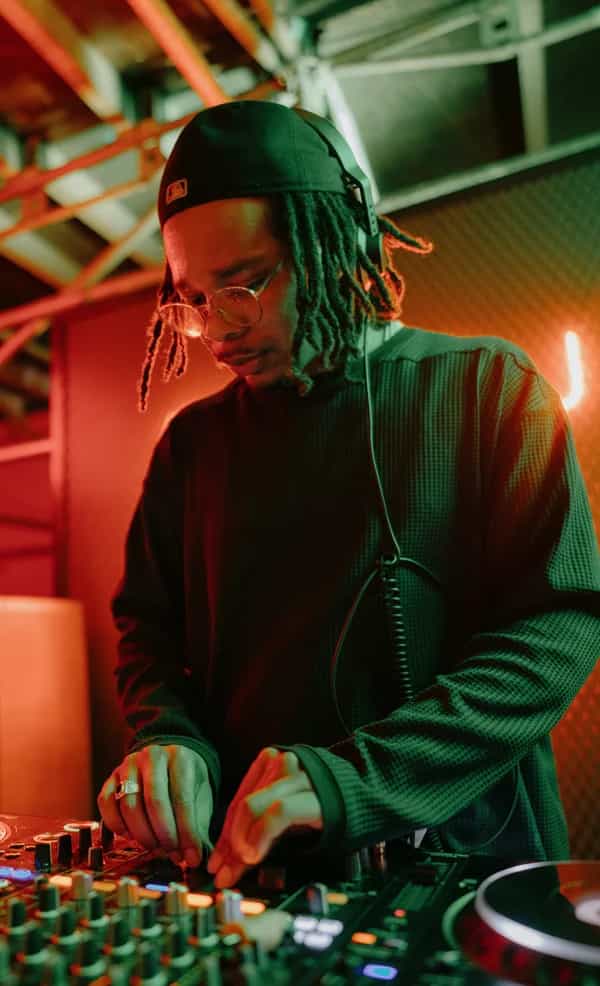 FAARK Radio