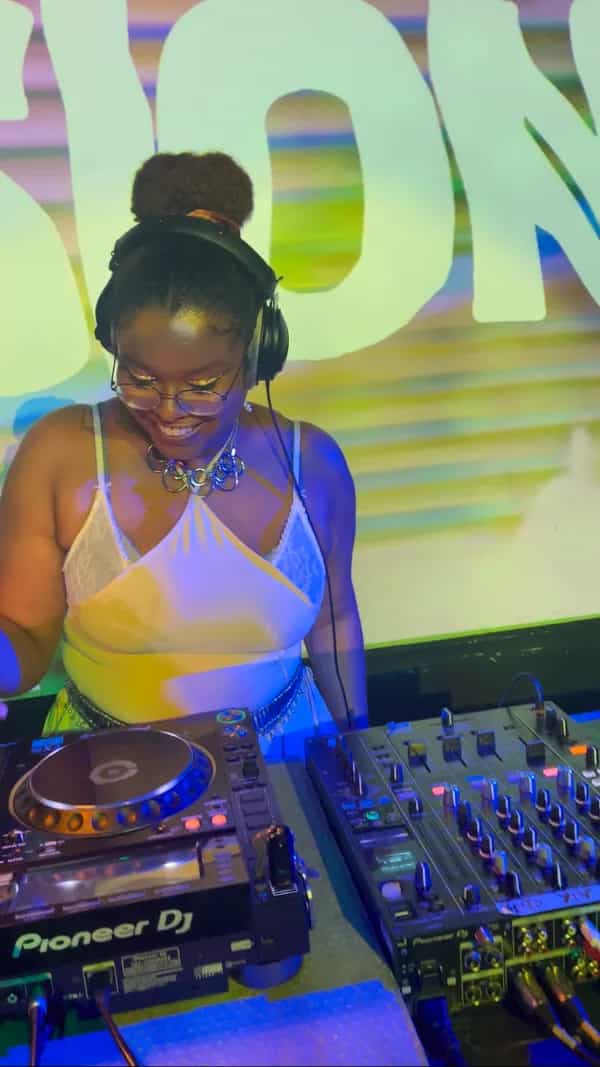 Alt Blax FM