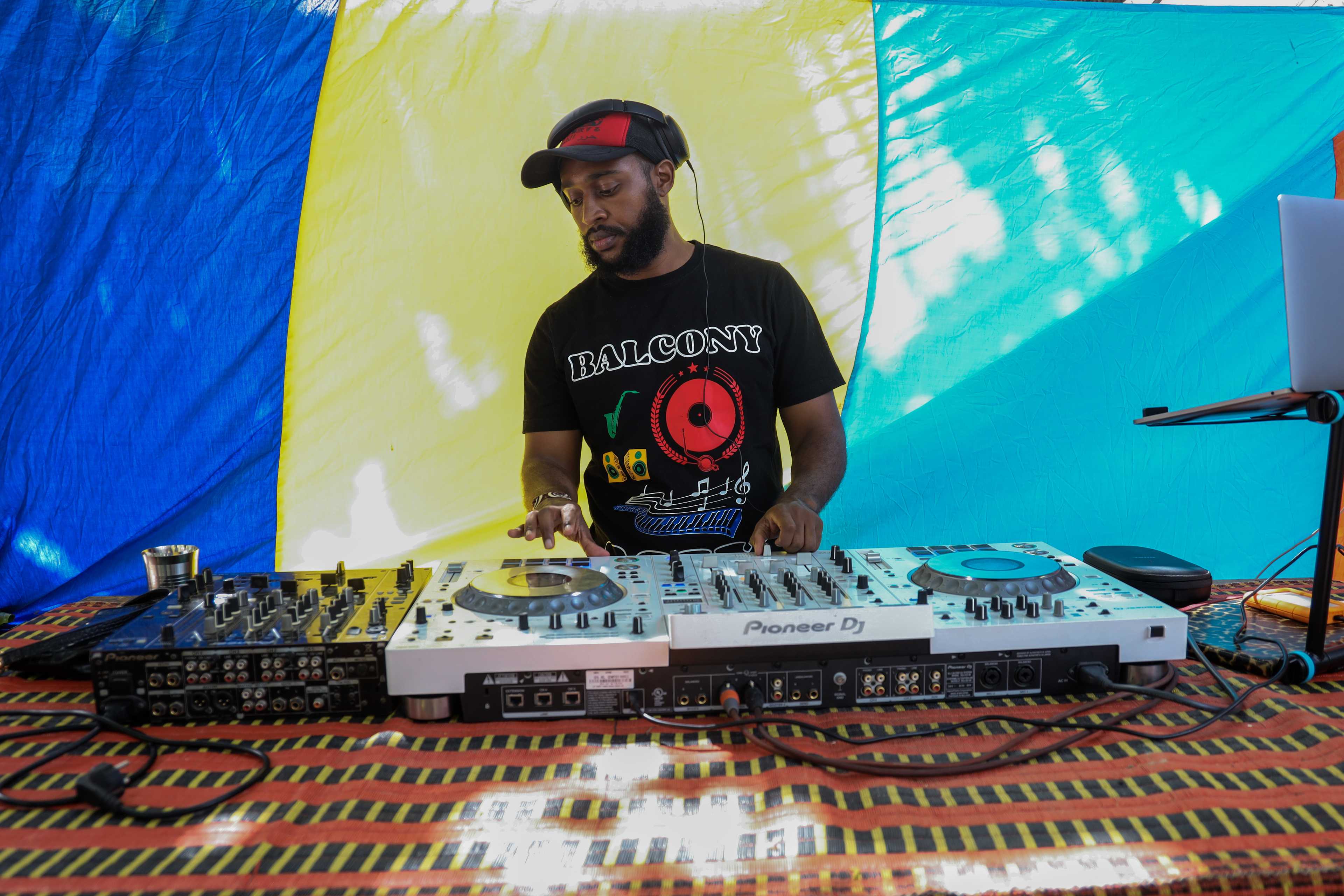 Dakar Weekender: Radio Pop Up